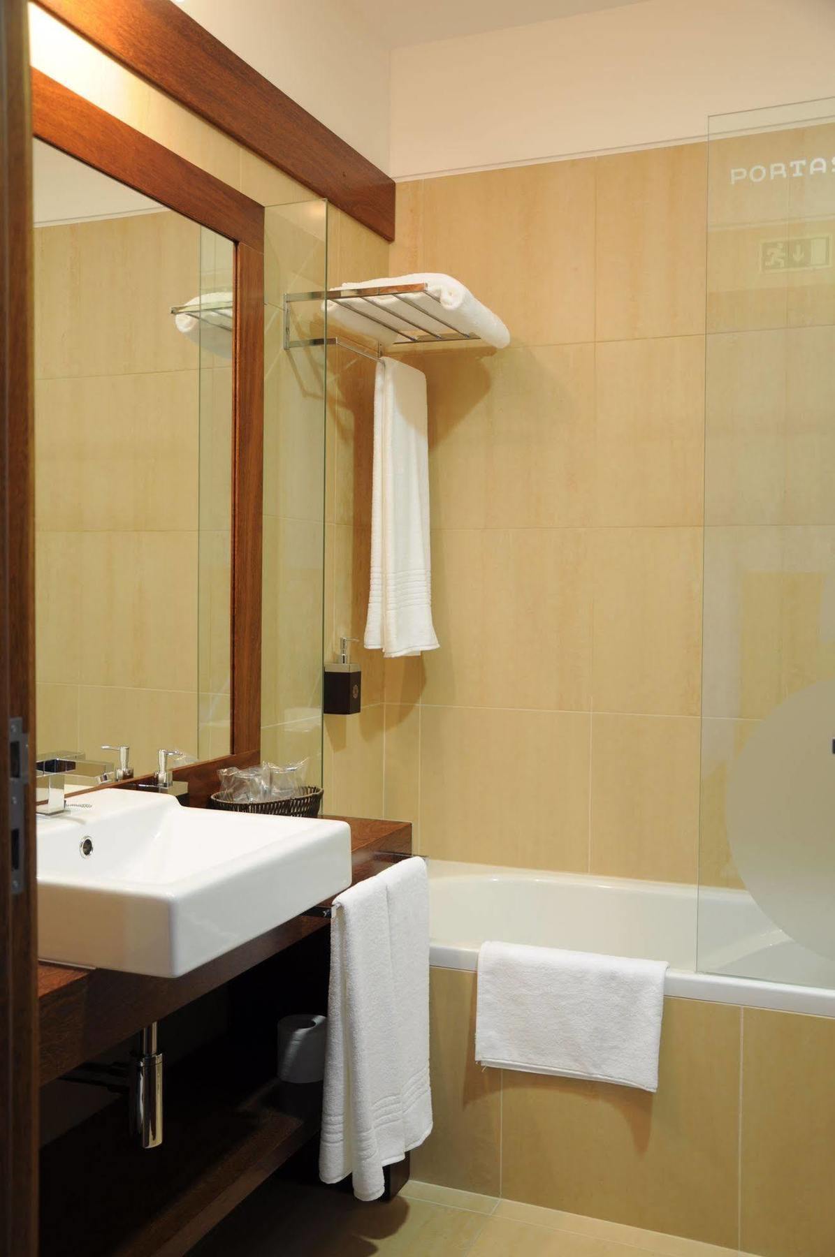 Hotel Portas De Santa Rita Ermesinde Ngoại thất bức ảnh